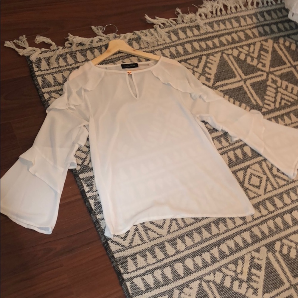 Bell sleeve blouse